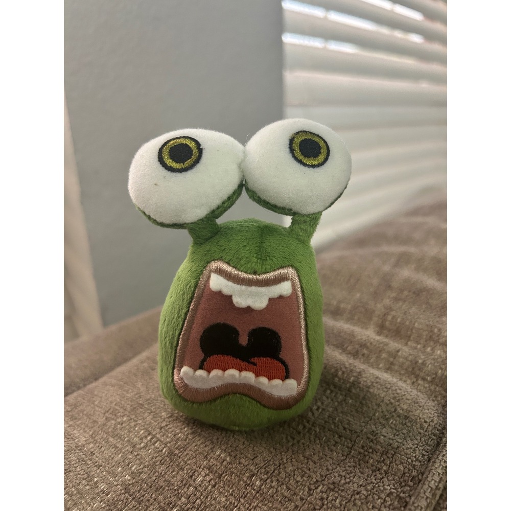 DreamWorks Flushed Away Slug Plush Green Screaming Slug Toy NWT 2007 Aardman